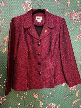 Vintage Leslie Fay Burgundy Jacquard Blazer + Skirt Set + Pin